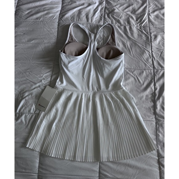 New Lululemon SCOOP NECK PLEATED TENNIS DRESS WHITE Size 10 Built In Bra B/C - Picture 7 of 10